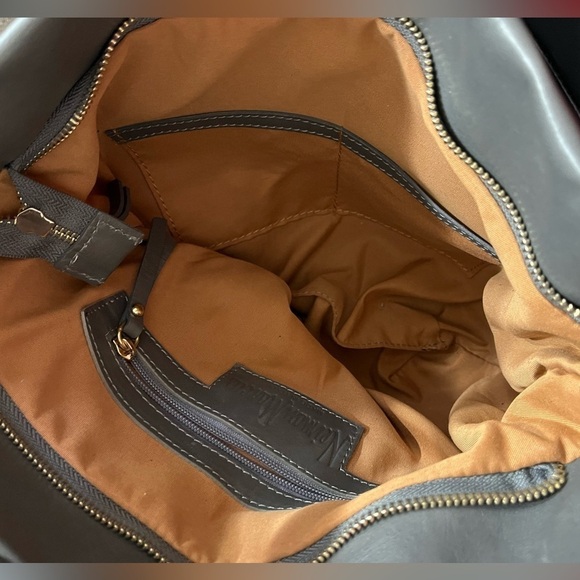 Neiman Marcus Made In Italy Gray Leather Handbag Gold Tone Hardware - Picture 9 of 9